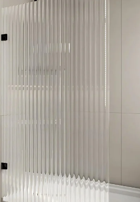 FRAMELESS SINGLE PANEL WITH NARROW LINE FLUTED GLASS SHOWER SCREEN