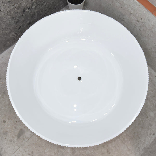 Victoria V-Groove 1500mm Round Matte White Freestanding Bath