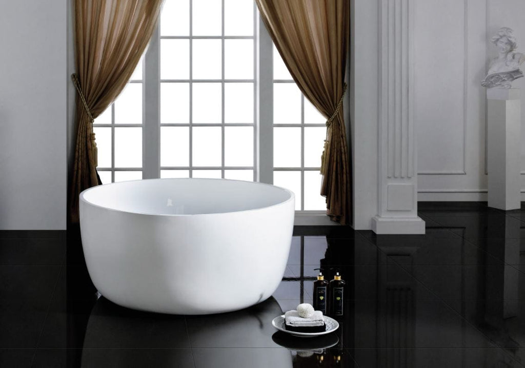 LUNA Gloss White 1350 Round Freestanding Bath